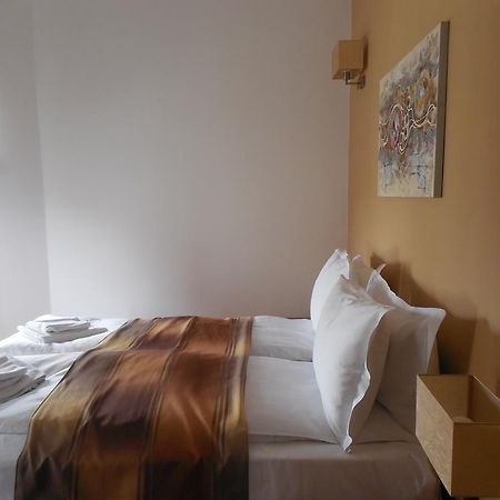 Villa Annalia - Rooms To Rent Bacău Exteriér fotografie
