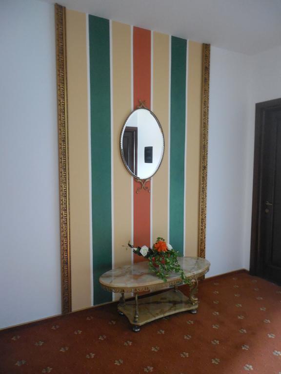 Villa Annalia - Rooms To Rent Bacău Exteriér fotografie
